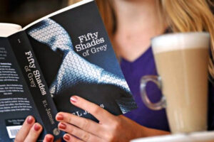 vrouw-boeken-lezen-fifty-shades